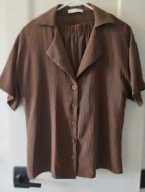 NWOT Relaxed Short-Sleeve Button Front Top And Shorts Set in Brown Size S